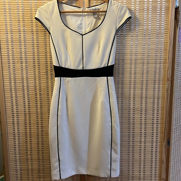 H & m classic dress size 4 - Picture 3 of 5